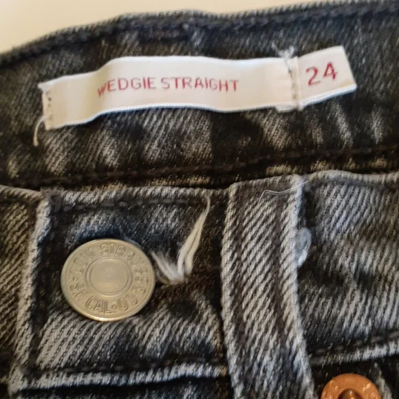 Levi,s Wedgie Straight Jeans. Size 24. Gray. - Picture 3 of 8